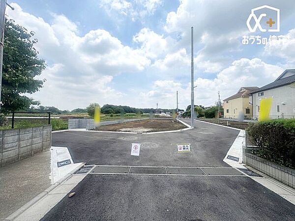 5.0ｍ公道に接しており東側は空き地につき日当たり良好です
