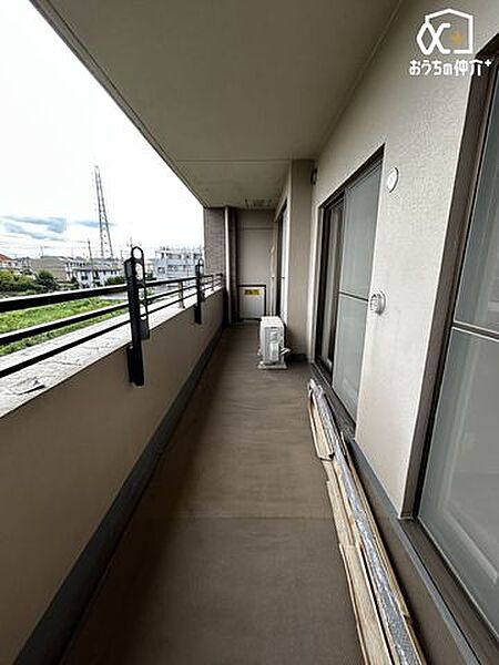 3部屋から出入り可能なワイドバルコニー