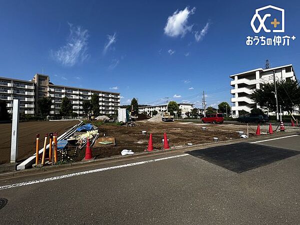 小中学校はともに近く、大型商業施設も近く利便性良好！