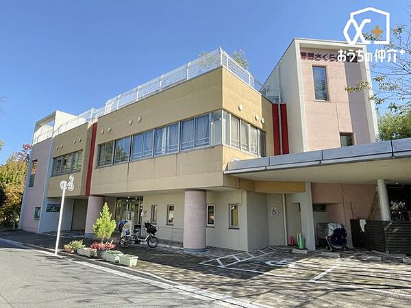 青葉さくら保育園 徒歩11分。【保育時間】7:00ー18:00（延長19:00まで） 【定員】100人 【受入年齢】生後57日から就学未満 870m