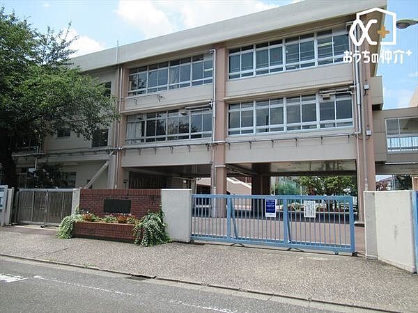 東村山市立東村山第六中学校 徒歩14分。【通学 区域】秋津町一丁目、二丁目、四丁目、五丁目 青葉町三丁目、四丁目 1090m