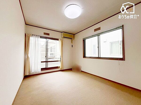 ■2階洋室～Room～洋室はナチュラルで落ち着いた色の壁だから、インテリアを考えるのがとても楽しいですね！