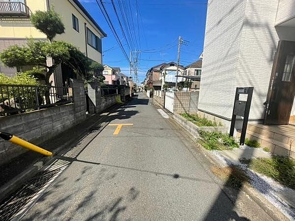 車通りの少ない閑静な住宅街