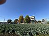 周辺：所沢市立北中小学校 徒歩10分。緑の多い落ち着いた環境にある小学校です。 800m