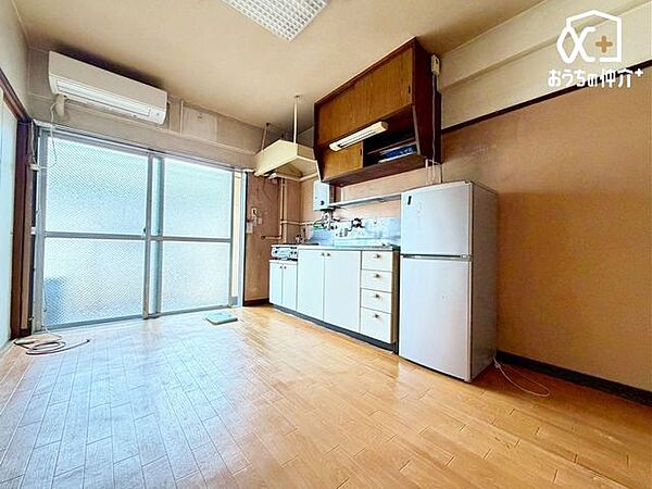 ■ダイニングキッチン～ご家族で寛げる空間