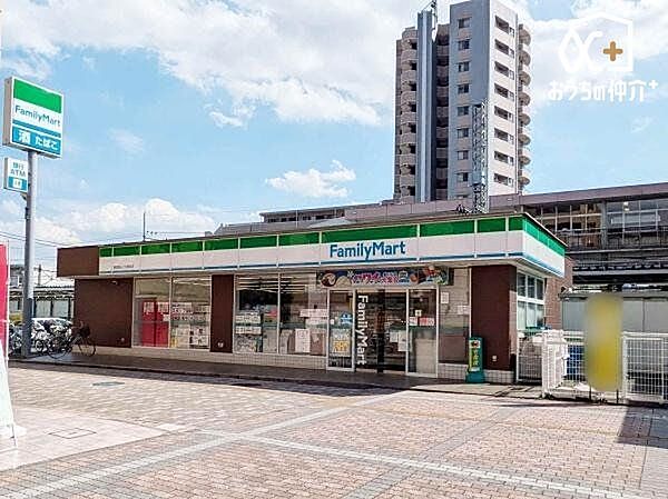 ファミリーマート西武狭山ケ丘駅前店 徒歩6分。24時間営業なので、急なお買い物にも便利です。飲食物や軽い日用品を販売しております。駐車場；有 440m