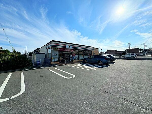 セブン-イレブン 所沢狭山ヶ丘2丁目店 徒歩6分。24時間営業なので、急なお買い物にも便利です。飲食物や軽い日用品を販売しております。駐車場；有（大型トラック可 430m