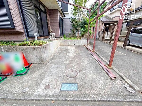 車駐車可能です。車通り少なくゆったりと駐車可能です。
