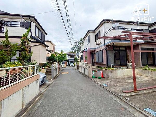 周辺は閑静な住宅街です。