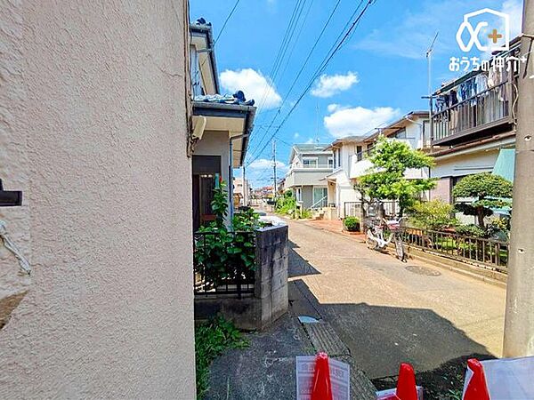 周辺は閑静な住宅街です。