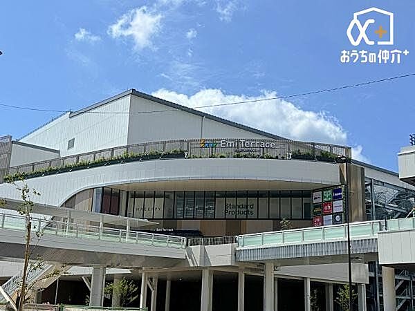 エミテラス所沢 徒歩26分。【営業時間】ショップ10:00～21:00／1Fフードホール10:00～21:30／4Fレストラン11:00～22:30 2020m