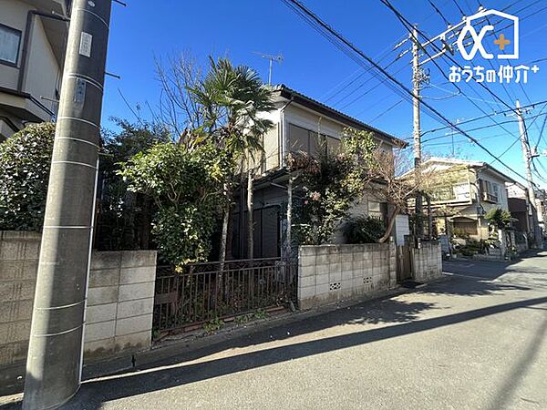 車通りの少ない前面道路