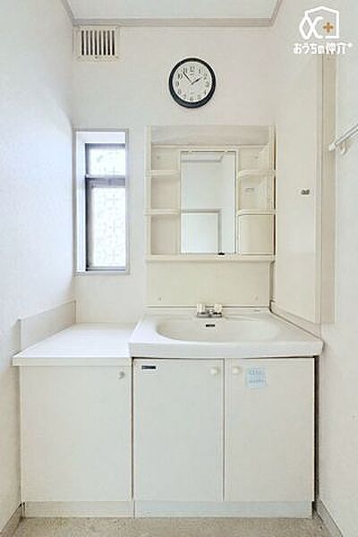 ※こちらの写真は、実際のお部屋を【AI加工】による《家具消し》を施したものになります。■イメージ画像のため、実際のお部屋とは異なる部分がございます。