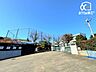 周辺： 所沢市立荒幡小学校 徒歩15分。閑静な住宅街の中にある校庭の広い小学校 1170m