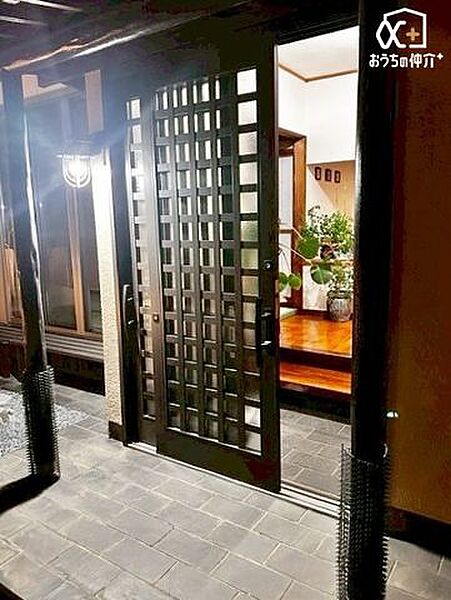 玄関を拡大表示