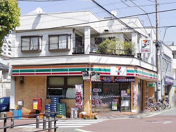 セブンイレブン所沢航空公園駅西口店 徒歩6分。24時間営業なので、急なお買い物にも便利です。飲食物や軽い日用品を販売しております。駐車場；無 410m
