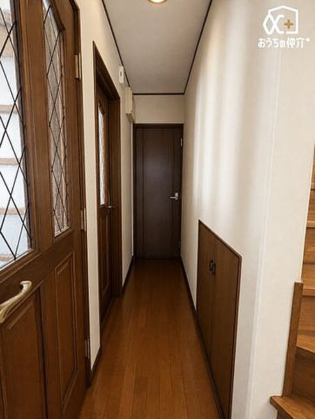 【外観】1階の廊下部分の様子になります。