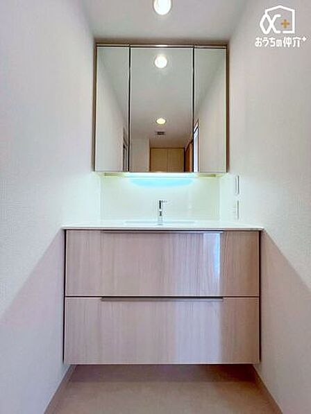 家族みんなが毎日使う洗面室。忙しい朝には使いやすい洗面室で、ステキな一日のスタートをきりましょう。