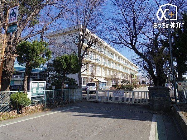 所沢市立安松小学校 徒歩14分。武蔵野線「東所沢駅」が最寄りの小学校でございます。ご近所の評判も良いです！ 1080m