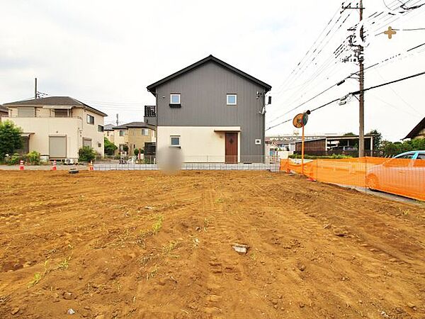 落ち着いた雰囲気が漂う住宅街。ゆったりと暮らしたい方にもおすすめしたい、静かで心地良い住環境になっております。
