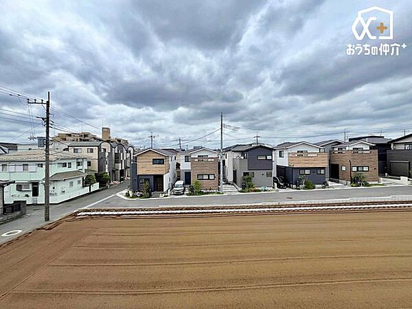 周囲を見渡せる眺望が、住まいにゆとりと安らぎを演出。時間帯によって表情が変わる景色も楽しめます。