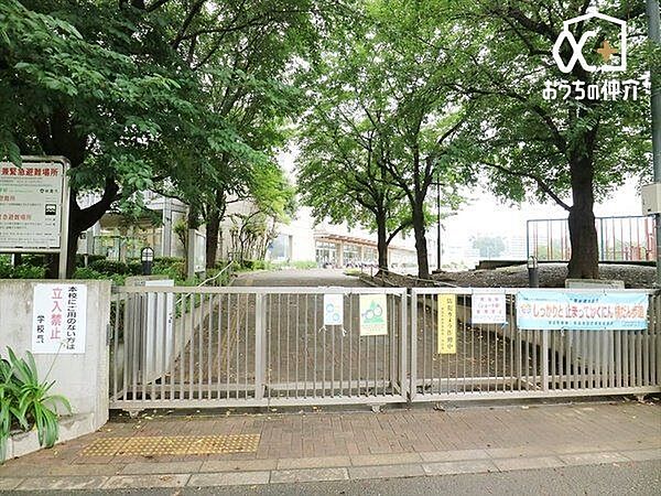 朝霞第十小学校 徒歩11分。 860m