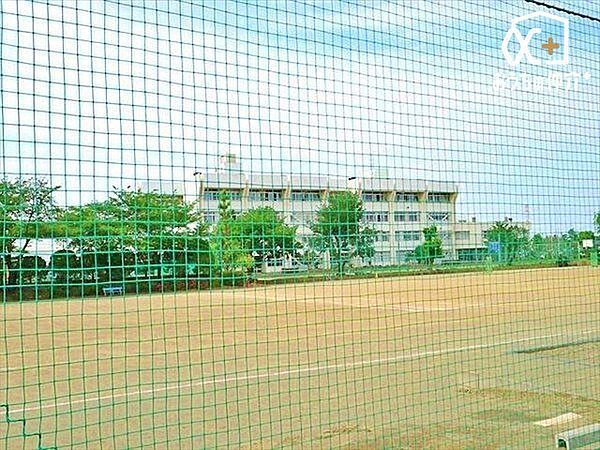 三芳町立三芳中学校 徒歩18分。 1420m