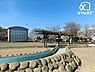 周辺：神山公園 徒歩8分。清瀬市中清戸にある広い公園です。園内の親水広場では、5月から9月に流れる水で遊ぶことができます。 590m