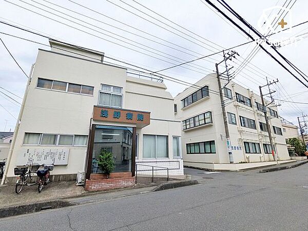 医療法人社団浅野病院 徒歩12分。急性期病院での治療後に、長期の療養などを目的とした療養型病院(病床数98床)です。内科、外科など6科目の診療が可能。 920m