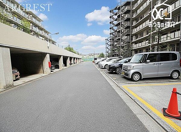 敷地内駐車場（空き状況は担当者にご確認ください）■実際に現地に足を運んでみませんか？広告ではわからない物件情報をお確かめください。ご不明な点はスタッフまで、お気軽に!