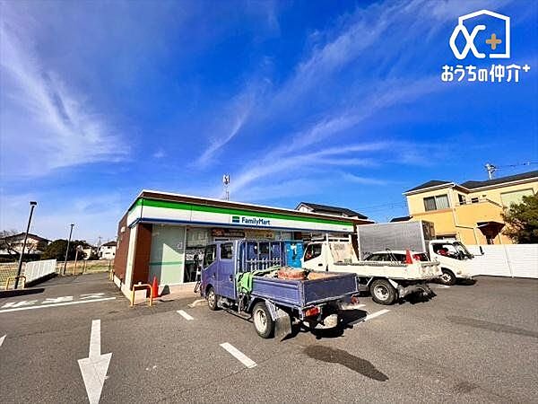 ファミリーマート 川越寺尾店 徒歩8分。24時間営業のコンビニエンスストア。 570m