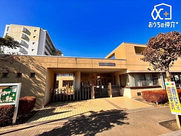 上野台保育所 徒歩11分。新しくきれいな保育園 840m