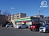 周辺：ファミリーマート所沢ニュータウン店 徒歩9分。24時間営業なので、急なお買い物にも便利です。飲食物や軽い日用品を販売しております。駐車場；有 660m
