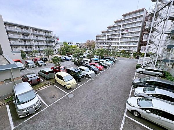 敷地内駐車場（空き状況は担当者にご確認ください）