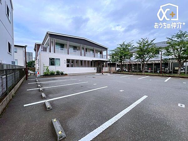 野火止保育園 徒歩6分。定員75名の私立認可保育園になります。生後8か月から5歳児対象 410m