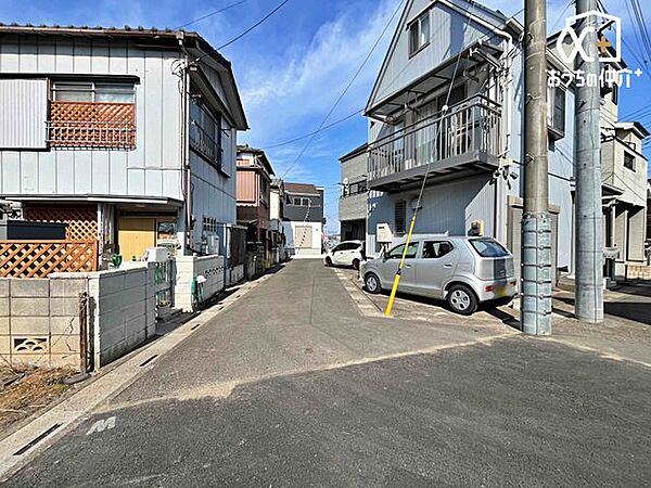 閑静な住宅地で子育て家族にピッタリ。毎日のお散歩も快適な緑に恵まれたエリアで、自然に包まれた穏やかな暮らしを実現するための、ゆとりある住環境が整っています。