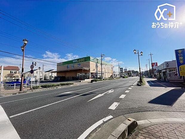 ドラッグエース富士見諏訪店 徒歩9分。営業時間9：00〜22：00 670m