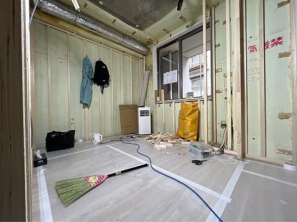 ●洋室２●　5.2畳　※新規内装リフォーム中　工事中(2026年7月中旬頃完成予定)