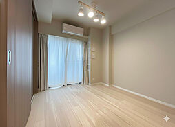 ヴァースクレイシアIDZ中野富士見町 1LDKのリビング/ダイニング