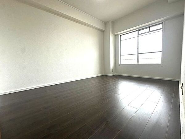家具を配置しやすいお部屋です◎