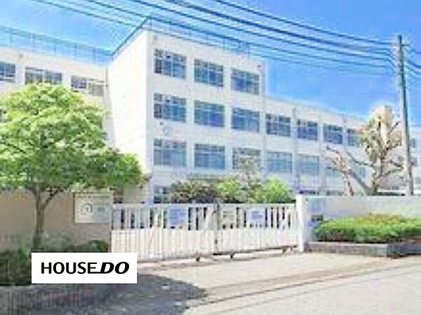 五百住小学校1975年創立の学校で、地域とのつながりを大切にしながら、子どもたちが安心して学べる教育環境づくりに取り組んでいます。 950m