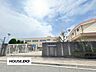 周辺：穂積小学校1981年創立の学校で、JR茨木駅に近い住宅地に位置し、地域と連携した教育活動に取り組んでいます。 680m