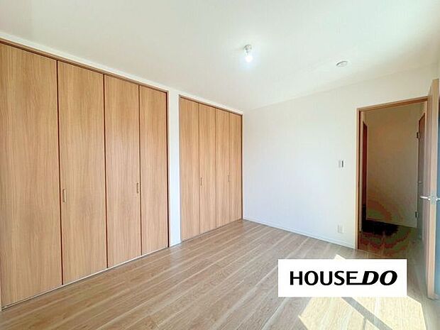 大容量クローゼットが1部屋に2カ所ございます!お部屋がすっきり見せられます◎