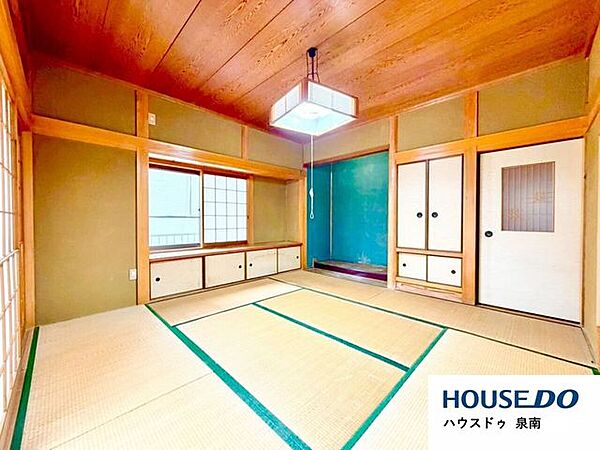 日本的な和室で畳の香りがリラックスできます。