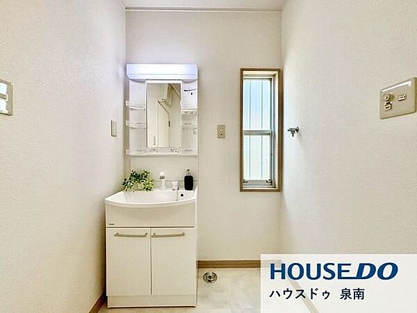 室内洗濯機置き場もあります♪