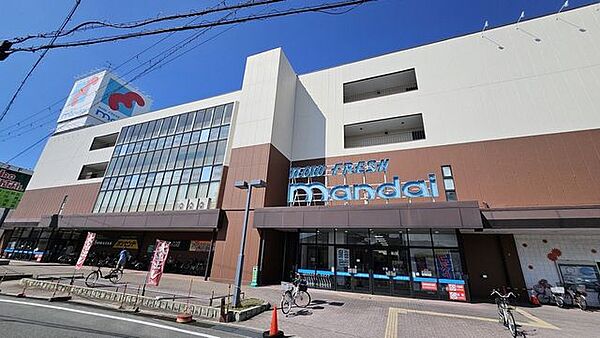 万代 尾崎店 670m