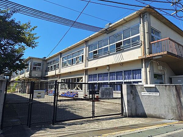 泉南市立西信達小学校 860m