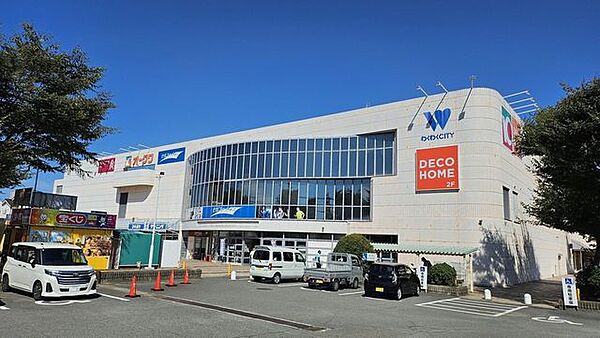 オークワわくわくシティ尾崎店 900m