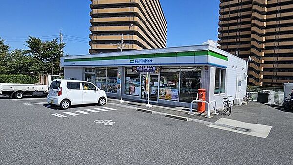 ファミリーマート泉南男里店 610m