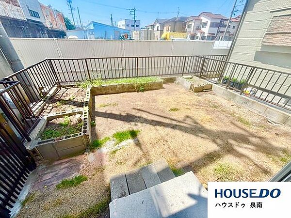 お庭付き住宅。家庭菜園やガーデニングなども楽しめます◎